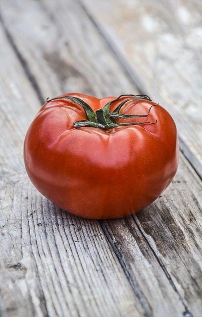 Kenmerken en teelt van zwarte tomaten zaden